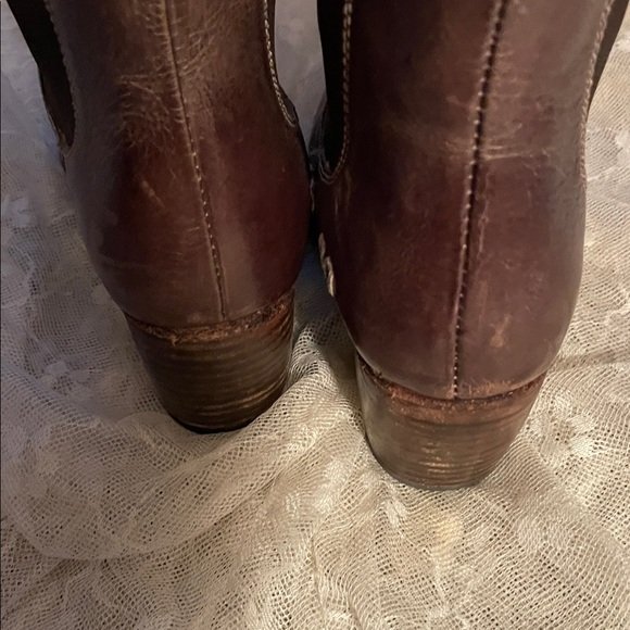 Genuine Brown Leather woman’s boots - Picture 7 of 8